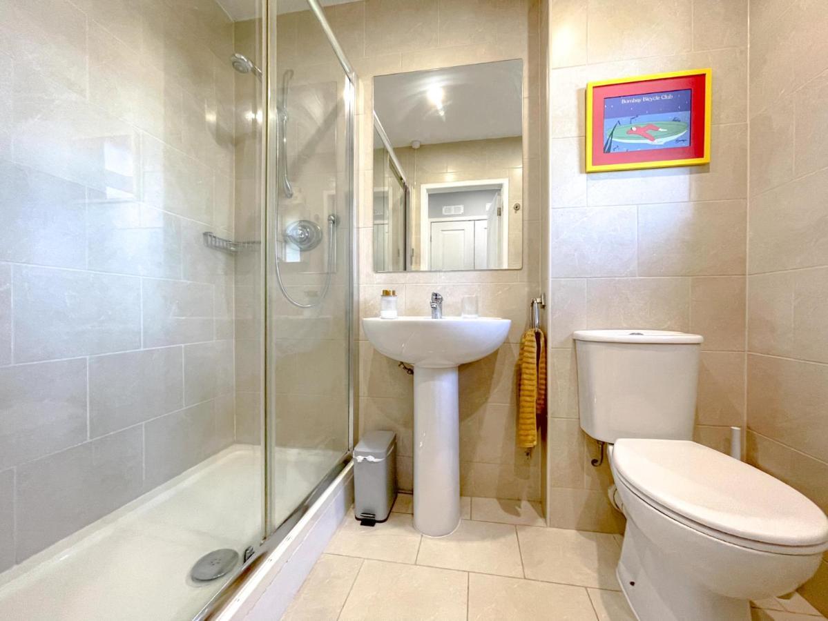 Villa Escape To Tranquil 1 Bed, Poole Canford Magna Exterior foto